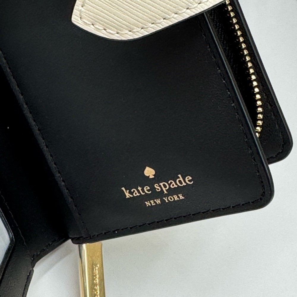 Kate Spade New York Madison Puffy Heart Medium Bifold meringue saffiano leather - Picture 7 of 7